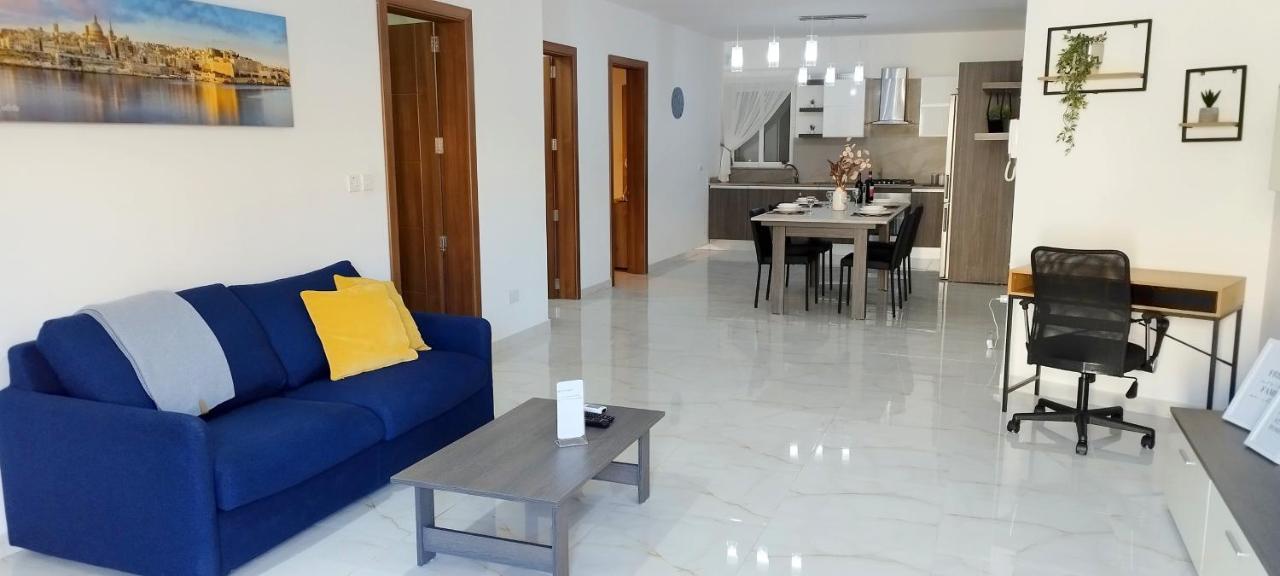 Large And Modern Apartment In The Centre Of Malta Mosta Εξωτερικό φωτογραφία